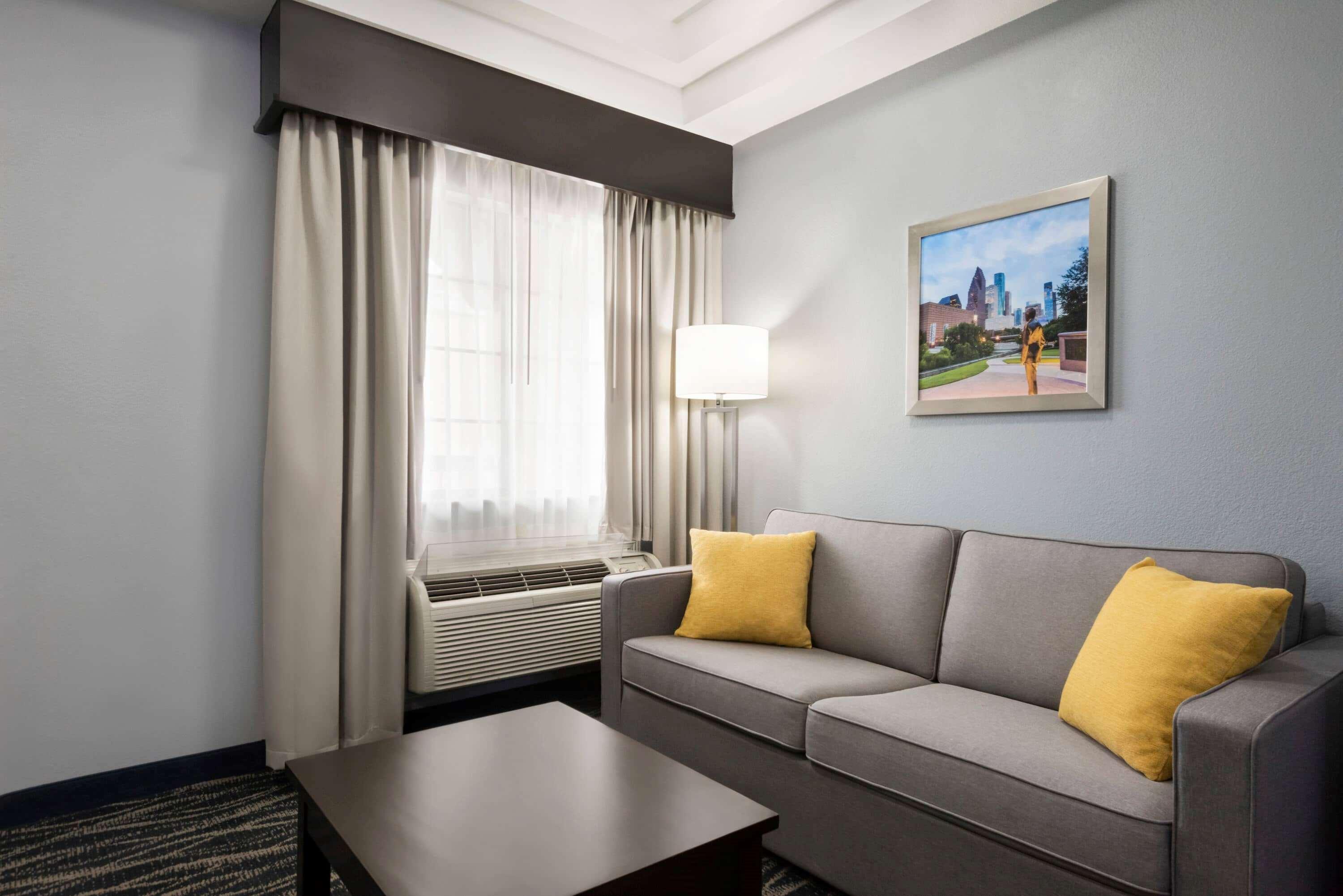 Days Inn & Suites By Wyndham Houston Hobby Airport מראה חיצוני תמונה