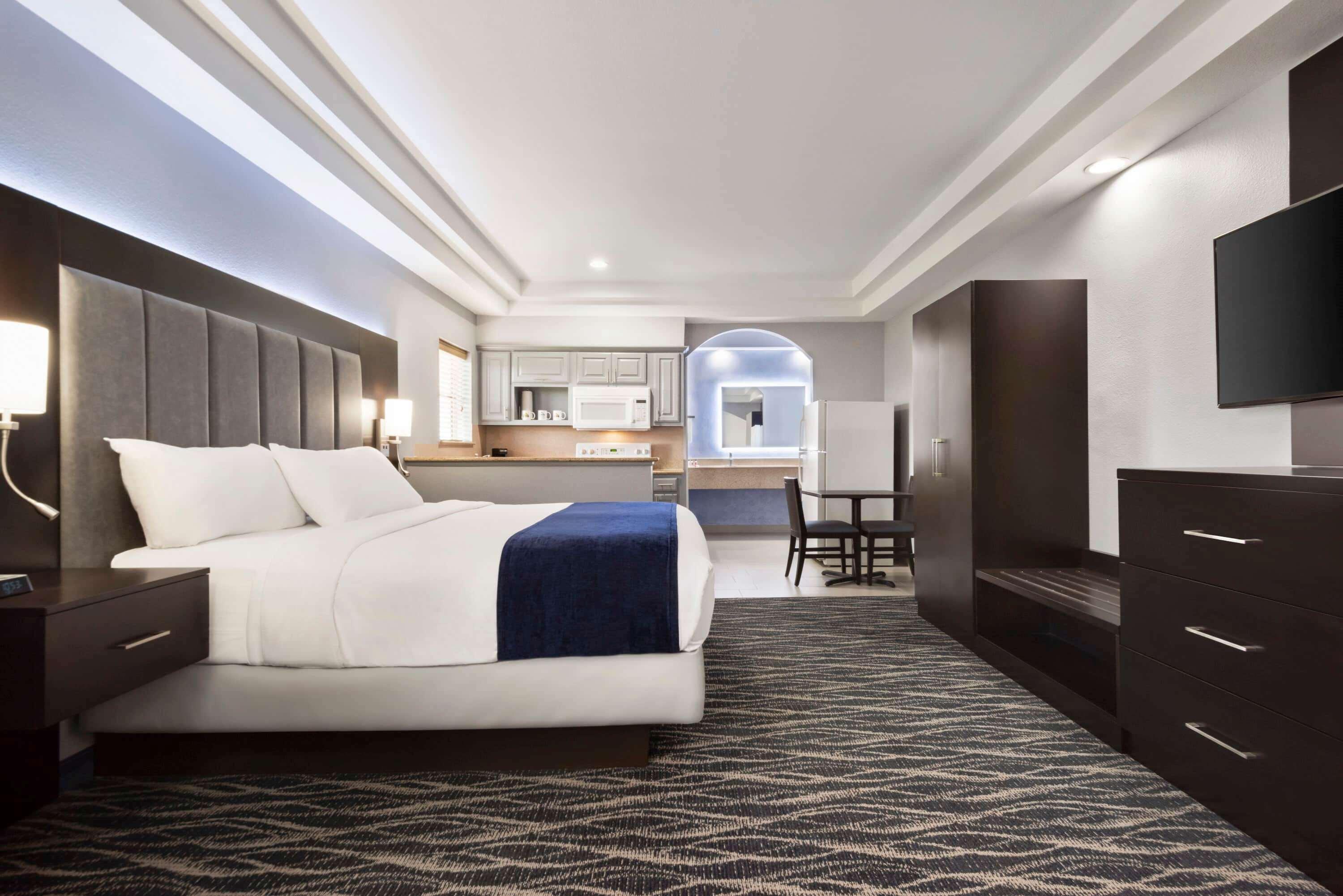 Days Inn & Suites By Wyndham Houston Hobby Airport מראה חיצוני תמונה
