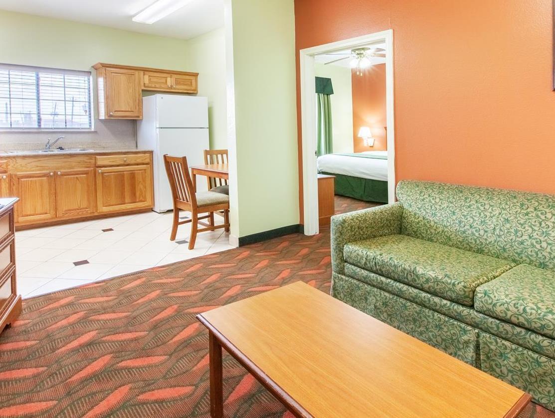 Days Inn & Suites By Wyndham Houston Hobby Airport מראה חיצוני תמונה