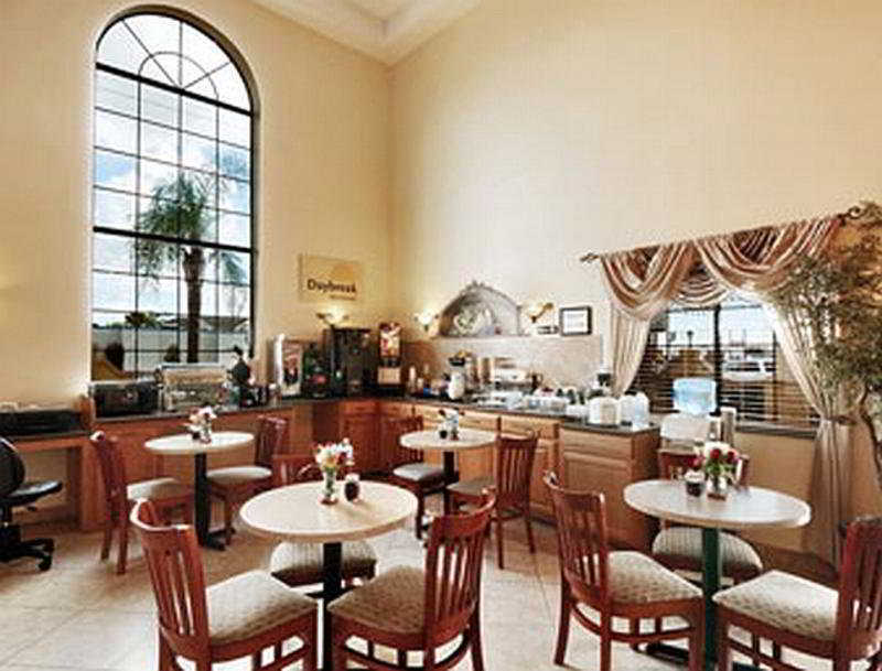Days Inn & Suites By Wyndham Houston Hobby Airport מראה חיצוני תמונה
